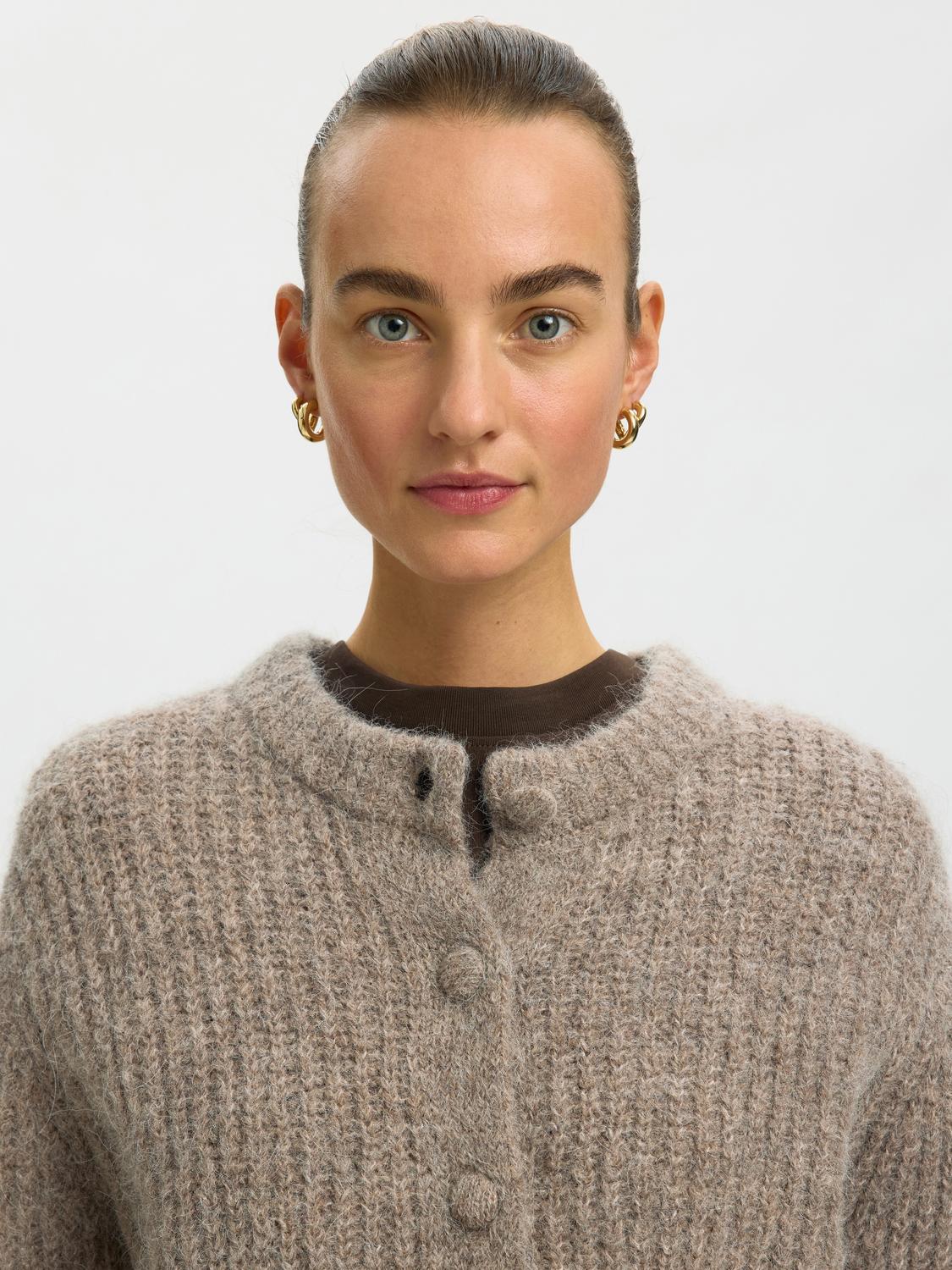 model_shot-detail